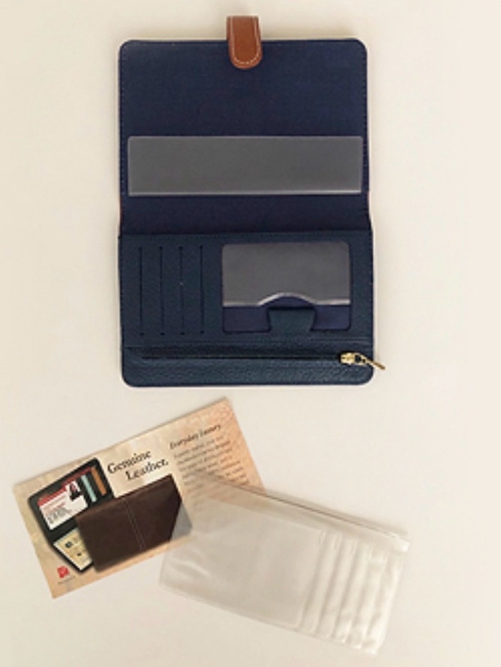 Leather Bi-Color wallet in Black and Tan🚨 - Picture 3 of 6